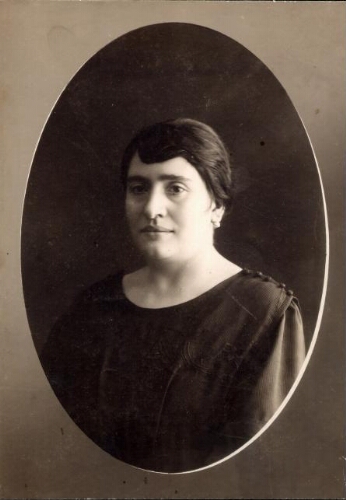 Lucie Benosio, femme de Levy Benosio, mère de Lily et de Sam, grandmère de Shemtov