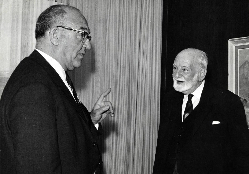 Le président René Cassin et Levi Eshkol, premier ministre d’Israël
