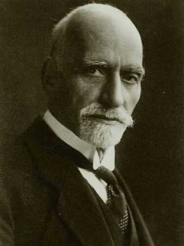 Son Excellence Sir Sassoon Eskel, ancien ministre des Finances