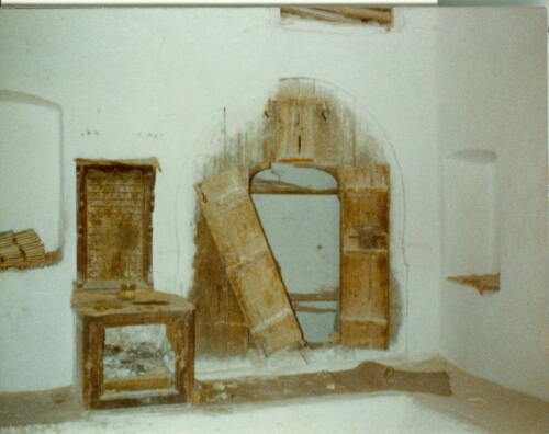 Intérieur d'une synagogue de Hara Sghira à Djerba laissée à l'abandon