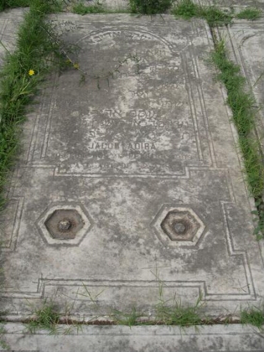 Cimetière Borgel, Carrés Borgel L16-84, JACOB, ADIBA