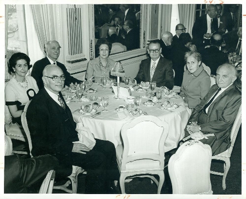 Participants à un déjeuner à New-York, en l'honneur du passage de René Cassin. Années soixante