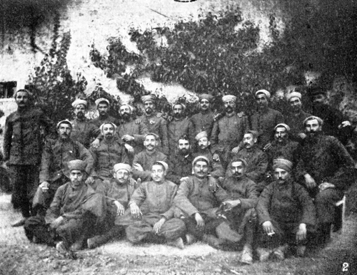 Guerre 1914-1918. Un groupe de soldats français juifs originaires d'Algérie et appartenant à un régiment de zouaves