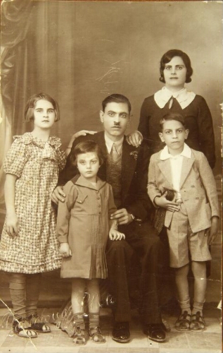 Rosa soeur de Moreno Ermoza, son mari Yaakov, ses enfants, Rafi, Dina et Pirhiya
