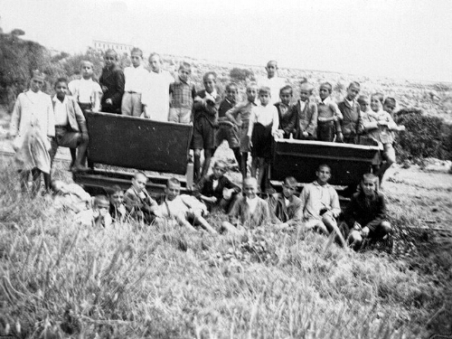 "Ceux qui ont résolu le grave problème des transports en commun. "