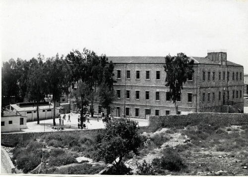 Lycée Crémieux. Vue des bâtiments